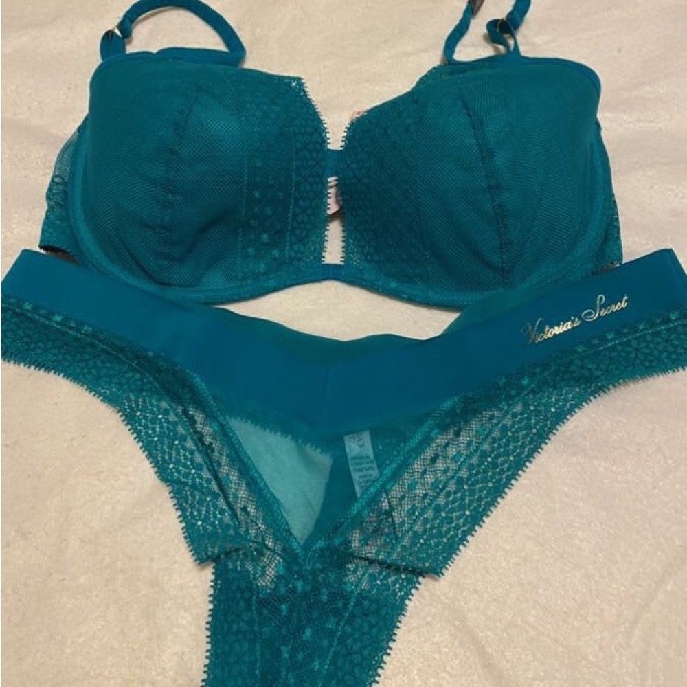 Victoria’s Secret teal bra and panties. New with tags 34DD and large.
